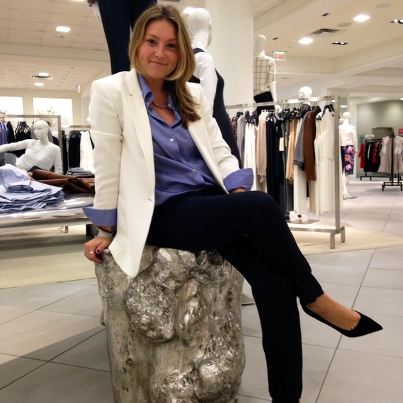 Profile Picture of Gaby Cender (@cender18) on Poshmark