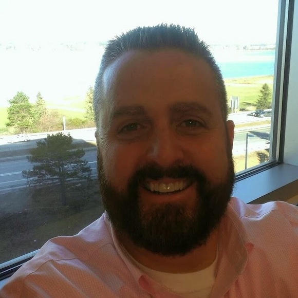 Profile Picture of Robert Kutzer (@gunther338) on Poshmark