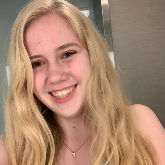 Profile Picture of Abigail Sodergren (@asodergren22) on Poshmark