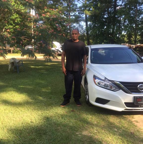 Profile Picture of Ray Bates (@bates36) on Poshmark