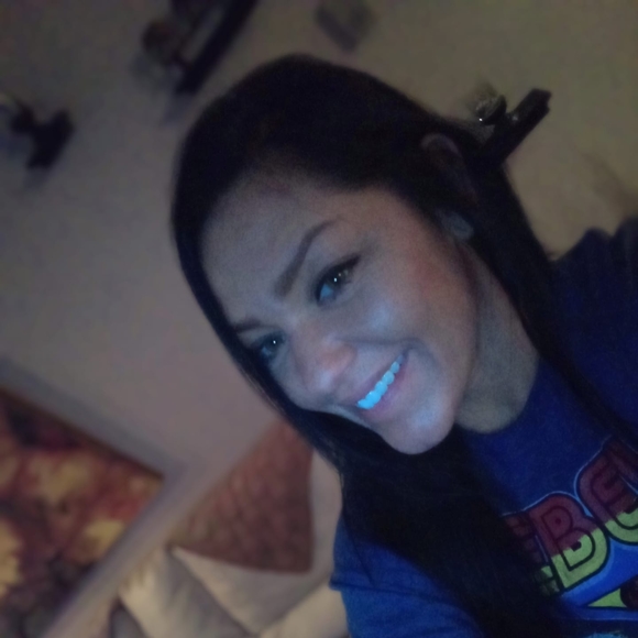 Profile Picture of Krystal Cook (@tiannakrystal) on Poshmark