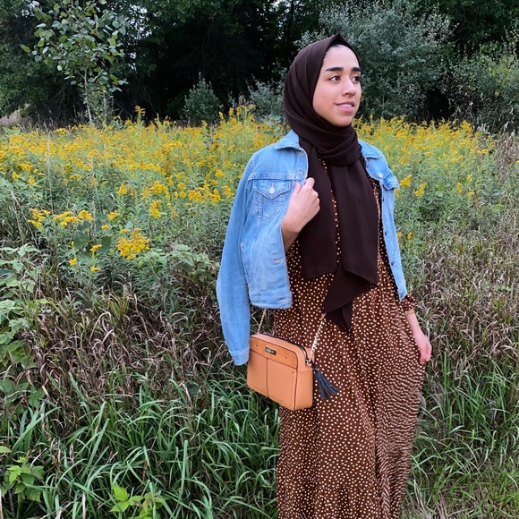 Profile Picture of Tahina Ahmed (@tahinaahmed) on Poshmark