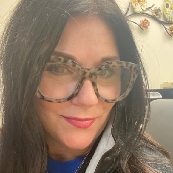 Profile Picture of Teri Netherland (@terinetherland) on Poshmark