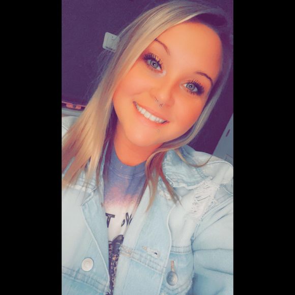 Profile Picture of Stephanie Mccreery (@calis_mommy) on Poshmark