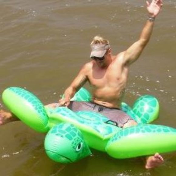 Profile Picture of Steven Forney (@stevenforney) on Poshmark