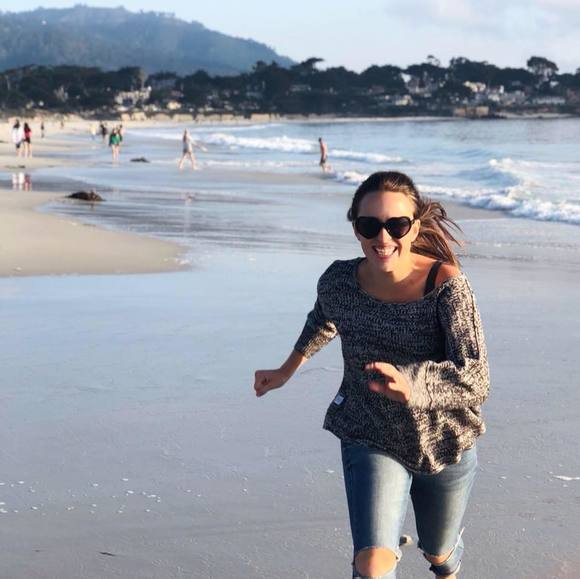 Profile Picture of Monique Bindel (@mbindel) on Poshmark