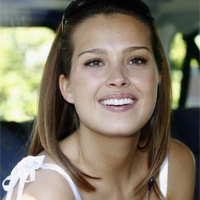 Profile Picture of Lorena Rivas (@lorenarivas6) on Twitter