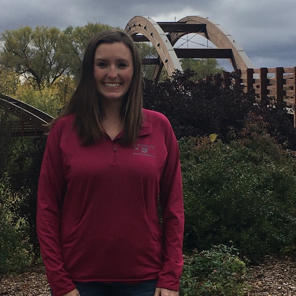 Profile Picture of Renee Weckesser (@renee12386) on Poshmark