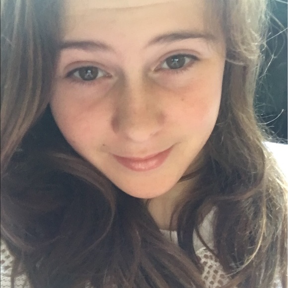 Profile Picture of Lindsey Stackpole (@lindseystack) on Poshmark