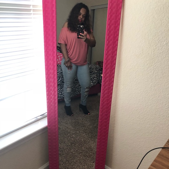 Profile Picture of Shontreal Daniels-tate (@shontreal) on Poshmark