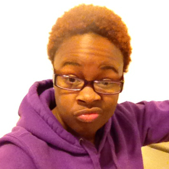 Profile Picture of Roxanne Holloway (@roxiegurl2012) on Poshmark