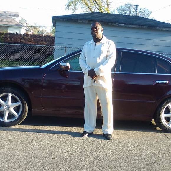 Profile Picture of Antonio Stevens (@antoniosteve642) on Poshmark