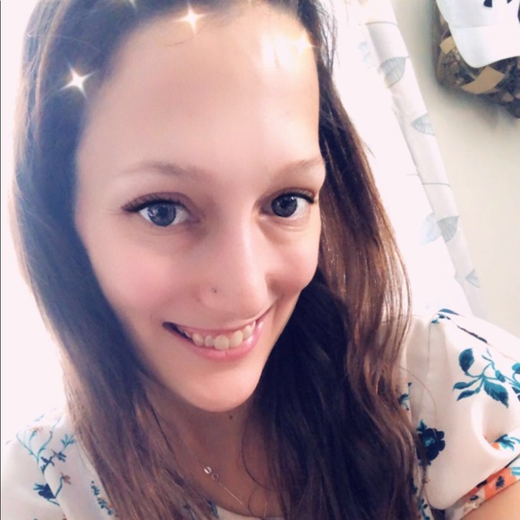 Profile Picture of Heather Foreman (@heather085) on Poshmark