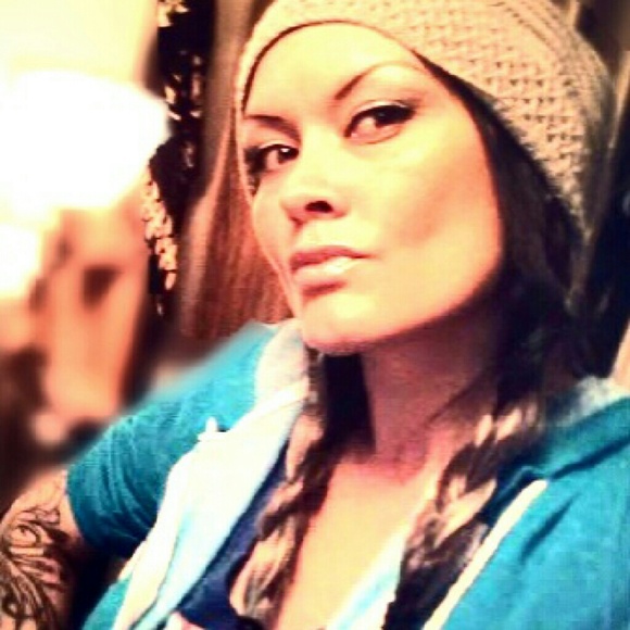 Profile Picture of Kristy Gutierrez (@kristygrrl) on Poshmark