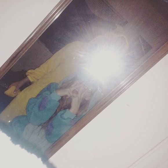 Profile Picture of Ariel Vannote (@ariel5525) on Poshmark