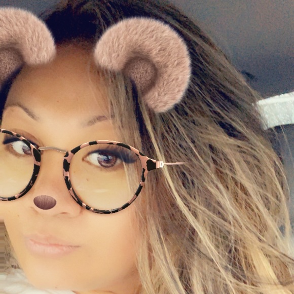 Profile Picture of Josephine Tanani (@tauagotanani) on Poshmark