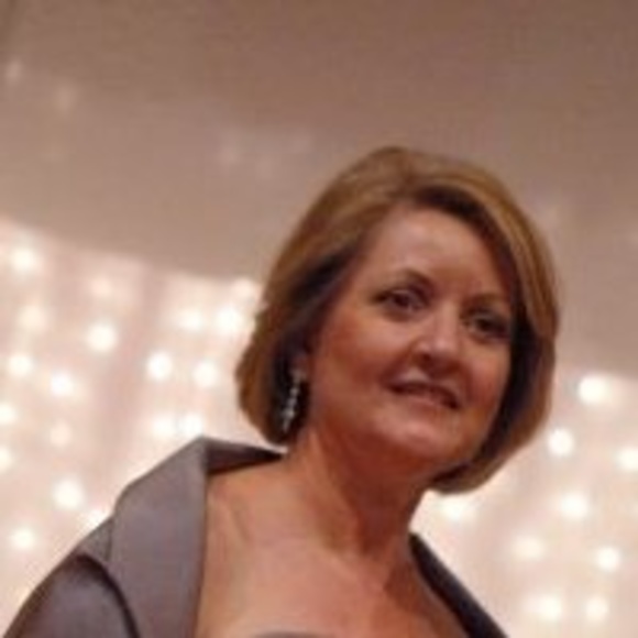 Profile Picture of Carlanna Leung (@sowhatnowwhat) on Poshmark