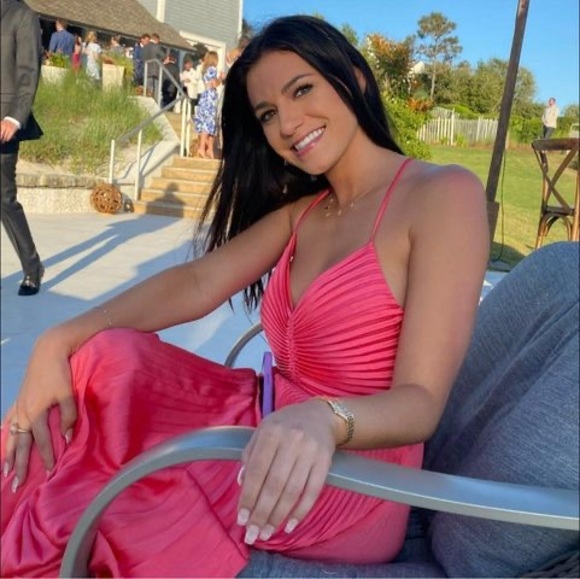 Profile Picture of Elizabeth Mceniry (@emceniry16) on Poshmark