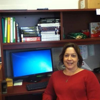 Profile Picture of Valerie Wolfe (@valeriewolfe992) on Twitter