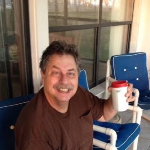 Profile Picture of Doug Snyder (@dwsnyder71192) on Poshmark