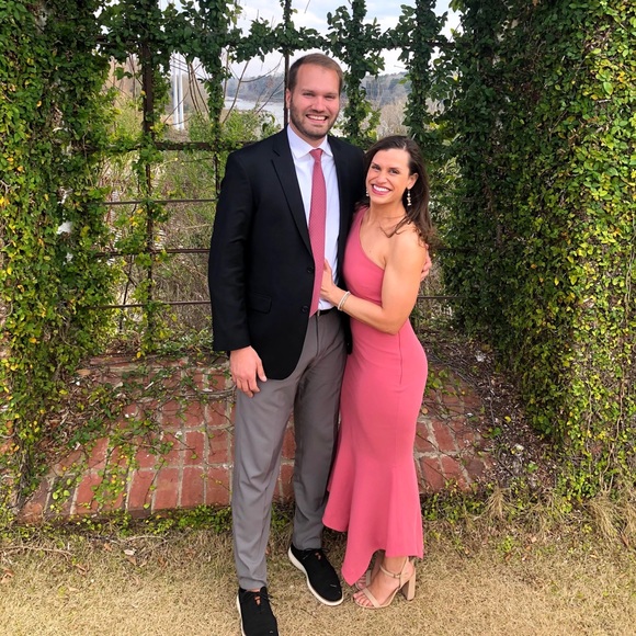 Profile Picture of Kelli Fischer (@kelliled1) on Poshmark