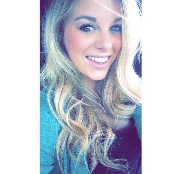 Shea Berhost - Poshmark Profile Picture of Shea Berhost (@shealynn505) on Poshmark