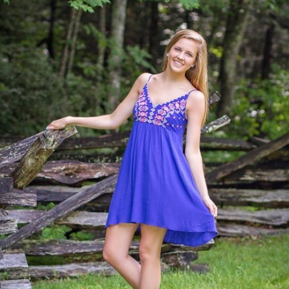 Profile Picture of Leah Stuckwisch (@lstuckwisch) on Poshmark