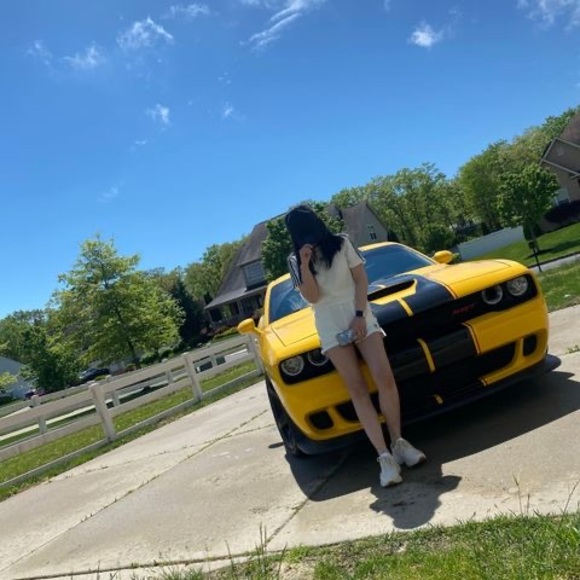 Profile Picture of Anjaylia Lee (@yeeching0221) on Poshmark