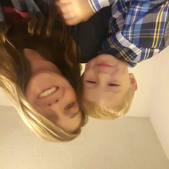 Profile Picture of Amber Bailey (@abailey00) on Poshmark