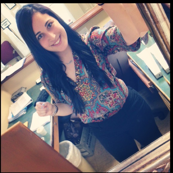 Profile Picture of Alina Elchami (@linyyypoo) on Poshmark