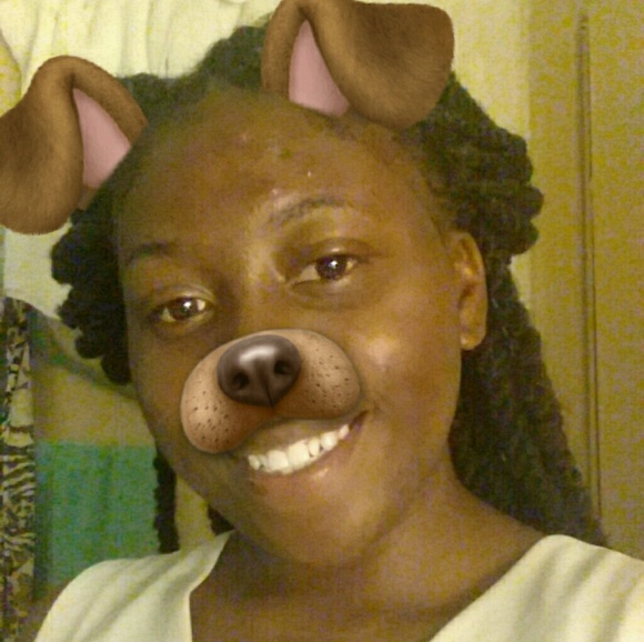 Profile Picture of Maya Pippins (@mayaantoinae) on Poshmark