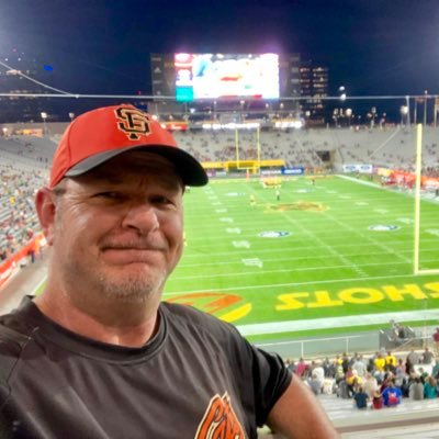 Profile Picture of Doug Mayes (@dougs_directing) on Twitter