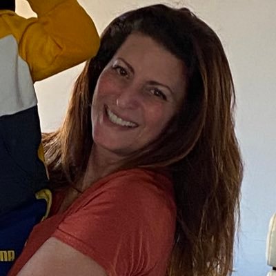 Profile Picture of Eleni Campbell (@EleniCampbell) on Twitter