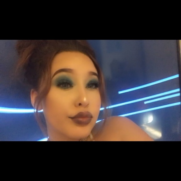 Profile Picture of Sabrina Rust (@sabrinarust) on Poshmark