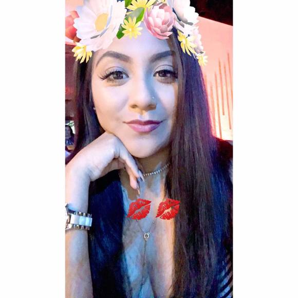 Profile Picture of Ana Narciso (@anaparrish212) on Poshmark