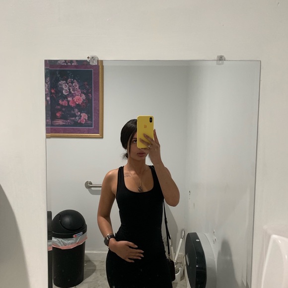 Profile Picture of Cassandra Lopez (@cassandra122498) on Poshmark