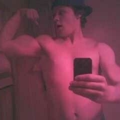 Profile Picture of David Summers (@stewiesaysusuck) on Myspace