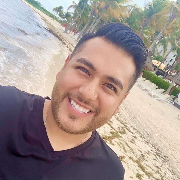 Nahúm Nahúm - Poshmark Profile Picture of Nahúm Nahúm (@nahumss) on Poshmark