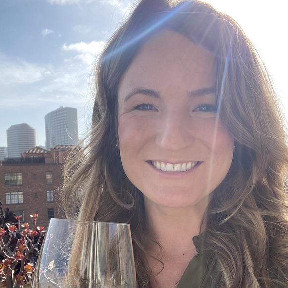 Profile Picture of Amanda Ackley (@amandavb331) on Poshmark