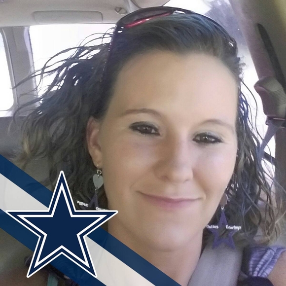 Profile Picture of Brittany Kainer (@brittanykainer) on Poshmark