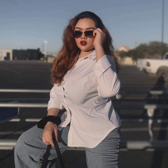 Profile Picture of Chompoo Ja (@chompooja) on Poshmark
