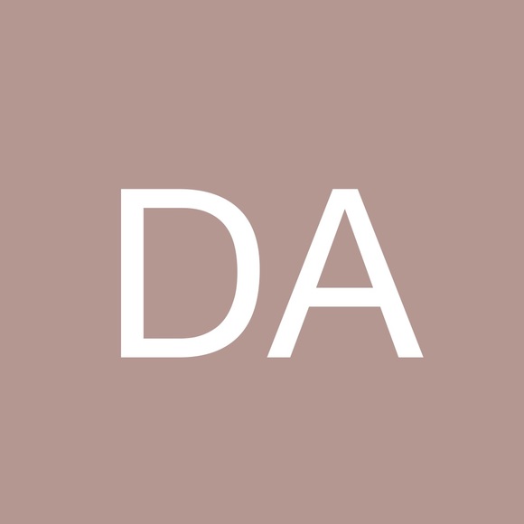 Profile Picture of Danielly Almeida (@daniellyalmeida) on Poshmark