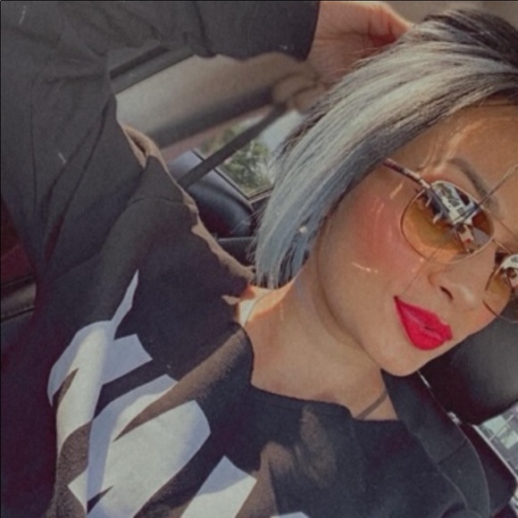 Profile Picture of Dee Jimenez (@deejimenez539) on Poshmark
