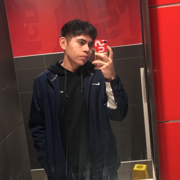 Profile Picture of Kevin Botello (@kevin2600) on Poshmark