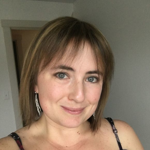 Profile Picture of Bernadette Puszkiewicz (@bpuszkie) on Poshmark