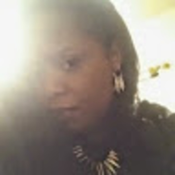 Profile Picture of Carlene Paige (@lene4377) on Poshmark