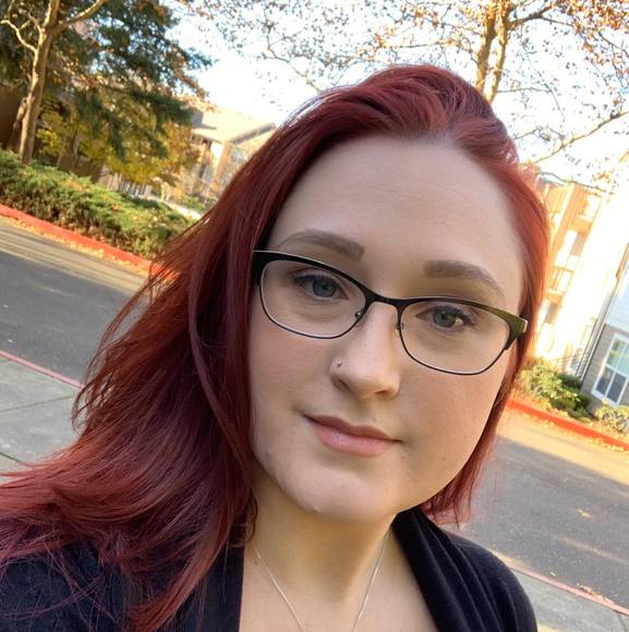 Profile Picture of Karlene Ashby (@karlenesamazing) on Poshmark