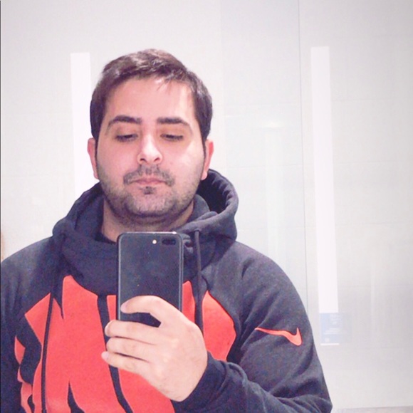 Profile Picture of Matt Rohani (@rohaniihs) on Poshmark