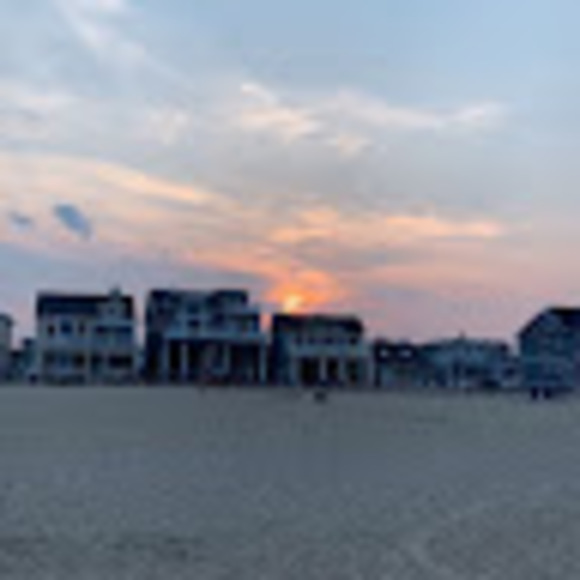 Profile Picture of Meg Watson (@meghanriley2595) on Poshmark