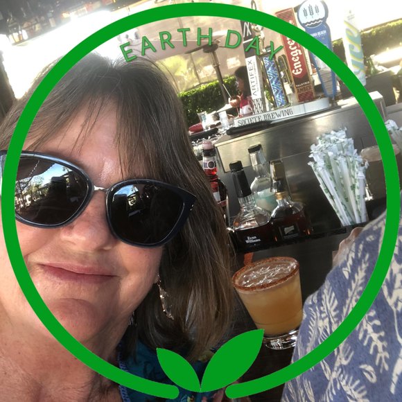 Profile Picture of Melora Kloeckner (@meloralee) on Poshmark